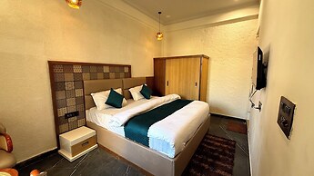 Yes Hotel By The Ganges