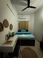 Yes Hotel By The Ganges