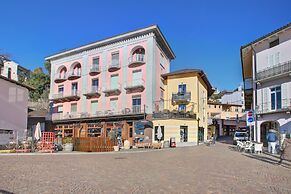 O Lac Ascona With Garden