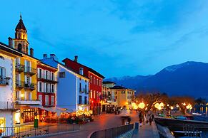 O Lac Ascona With Garden
