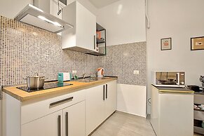 Ravanas 314 Bari Near Station