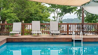 Gapyeong Captain Caravan Glamping
