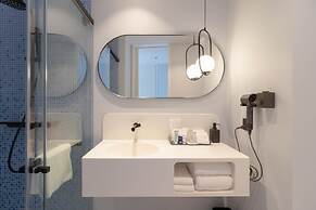 QUEENSLAND HOTEL BANGKOK