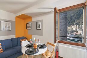 The Harbor Old House