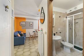 The Harbor Old House