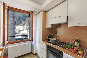 The Harbor Old House