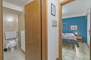 The Harbor Old House