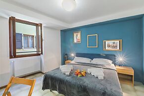 The Harbor Old House