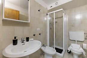 The Harbor Old House