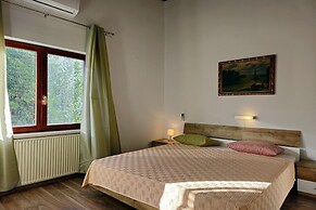 Old Captain's Retreat