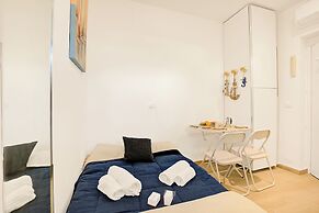 Jolie Sur La Mer - Petit Studio