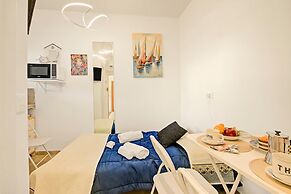 Jolie Sur La Mer - Petit Studio