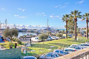 Jolie Sur La Mer - Petit Studio