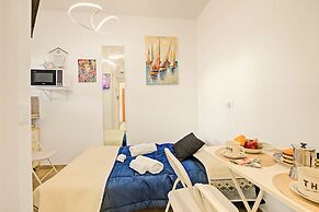 Jolie Sur La Mer - Petit Studio