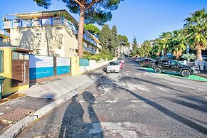 Jolie Sur La Mer - Petit Studio