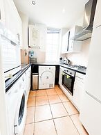 Hammersmith 2 Bedroom Flat River Thames