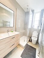 Hammersmith 2 Bedroom Flat River Thames