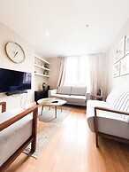 Hammersmith 2 Bedroom Flat River Thames