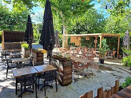 hotel les platanes