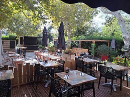 hotel les platanes