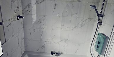 Luxury Getaway in Preston With 5 Bedrooms