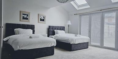 Luxury Getaway in Preston With 5 Bedrooms