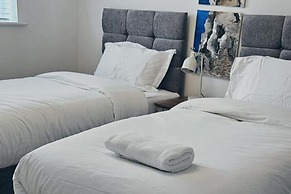 Luxury Getaway in Preston With 5 Bedrooms