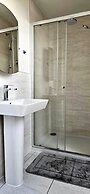House - Sleeps 7 - Parking - Station Close