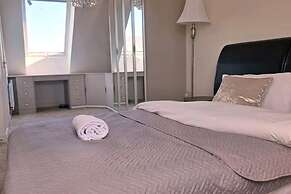 House - Sleeps 7 - Parking - Station Close