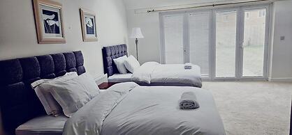 Luxury Getaway in Preston With 5 Bedrooms