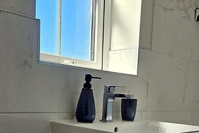 House - Sleeps 7 - Parking - Station Close