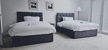 Luxury Getaway in Preston With 5 Bedrooms