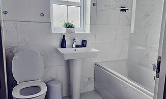 Luxury Getaway in Preston With 5 Bedrooms