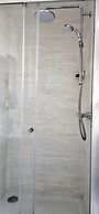 House - Sleeps 7 - Parking - Station Close