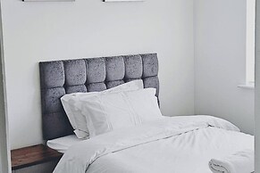 House - Sleeps 11 - Parking - Station Close