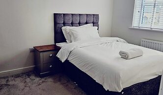 Luxury Getaway in Preston With 5 Bedrooms