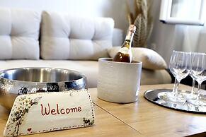 Vostalo apartments by Kassiopi's Sea