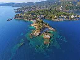 Vostalo apartments by Kassiopi's Sea