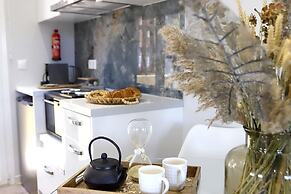 Vostalo apartments by Kassiopi's Sea