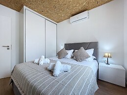 Atlantic Lookout by Atlantic Holiday