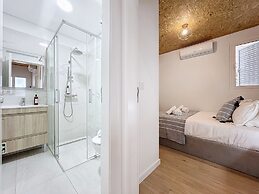 Atlantic Lookout by Atlantic Holiday