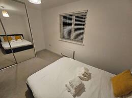 Charming 3 Bed Home in Stepps, Glasgow - Garden & Patio