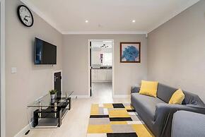 Charming 3 Bed Home in Stepps, Glasgow - Garden & Patio