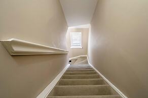 Charming 3 Bed Home in Stepps, Glasgow - Garden & Patio