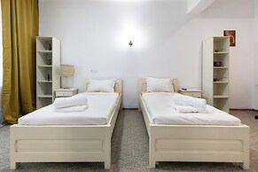 Bucharest Studios Barcelona Room