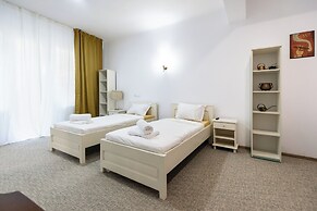 Bucharest Studios Barcelona Room