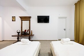 Bucharest Studios Barcelona Room