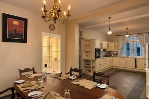 Grand Bungalow Nuwara Eliya by Seven Angels