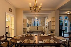 Grand Bungalow Nuwara Eliya by Seven Angels