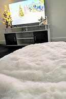 Chic Apartment in Manchester Sleeps 5